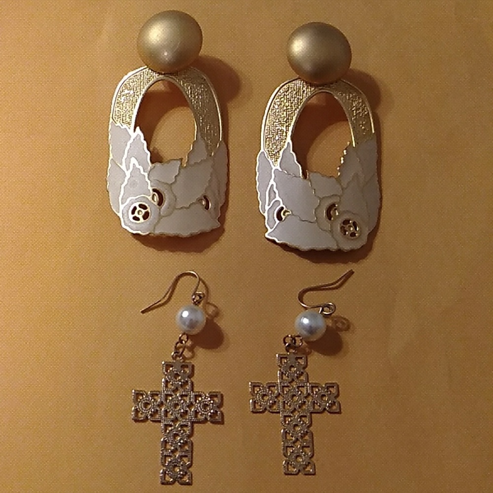 Vintage Earrings gold color